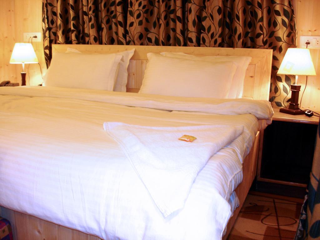 Ikraam Inn Bed & Breakfast Srīnagar Quarto foto