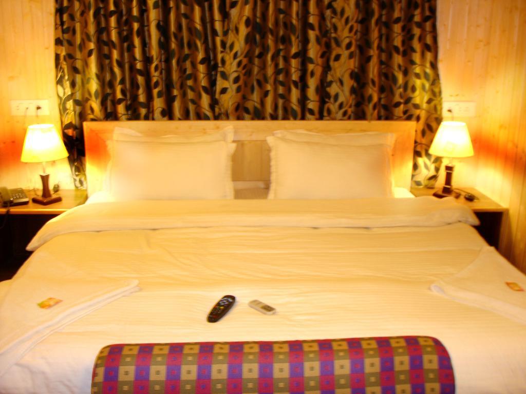 Ikraam Inn Bed & Breakfast Srīnagar Quarto foto