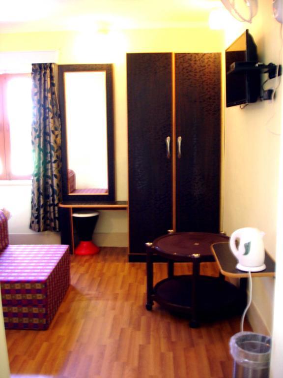 Ikraam Inn Bed & Breakfast Srīnagar Exterior foto